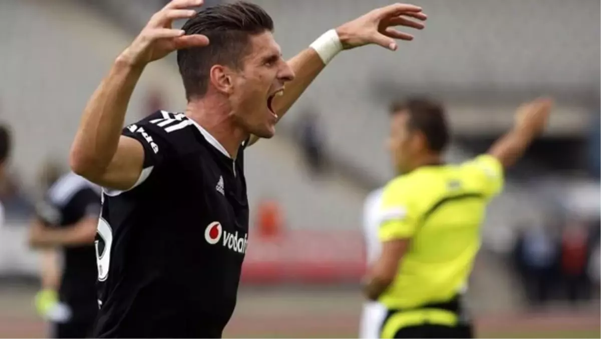 Mario Gomez\'e Aile Baskısı!