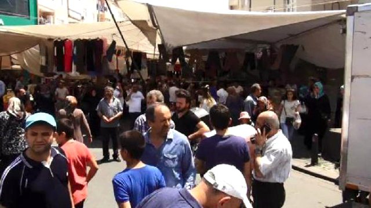 Pazar Yerinde Bir Kişinin "Canlı Bomba" Diye Bağırması Üzerine Panik Yaşandı