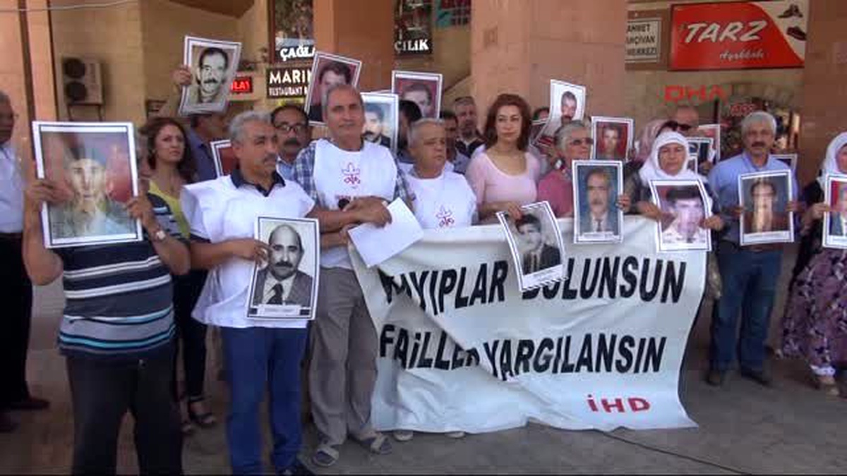 Şanlıurfa\'da Kayıp Yakınlarından Sivas Anması