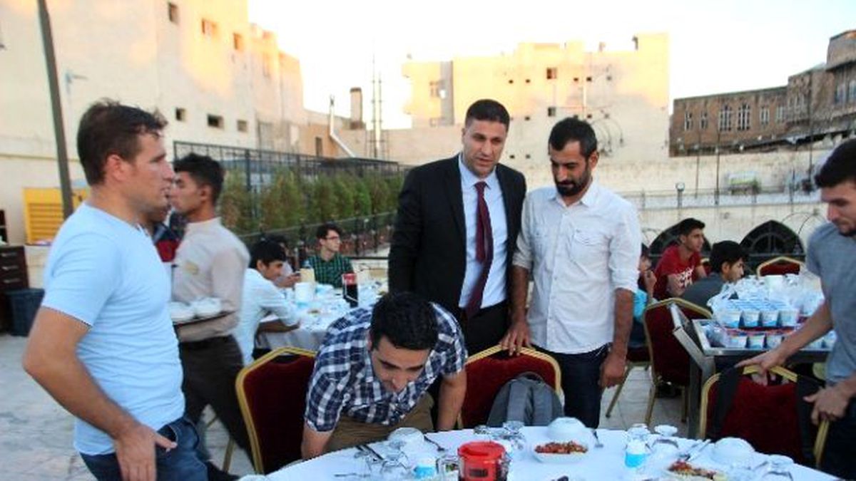 Şanlıurfalı ve Suriyeli Gençler İftarda Buluştu