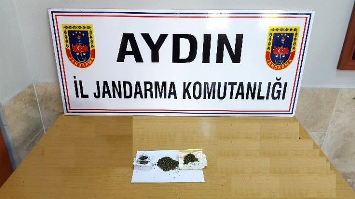Seyyar Uyuşturucu Taciri Jandarmadan Kaçamadı