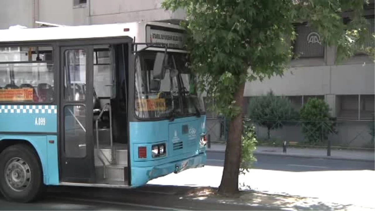 Şişli\'de Özel Halk Otobüsü Kaza Yaptı