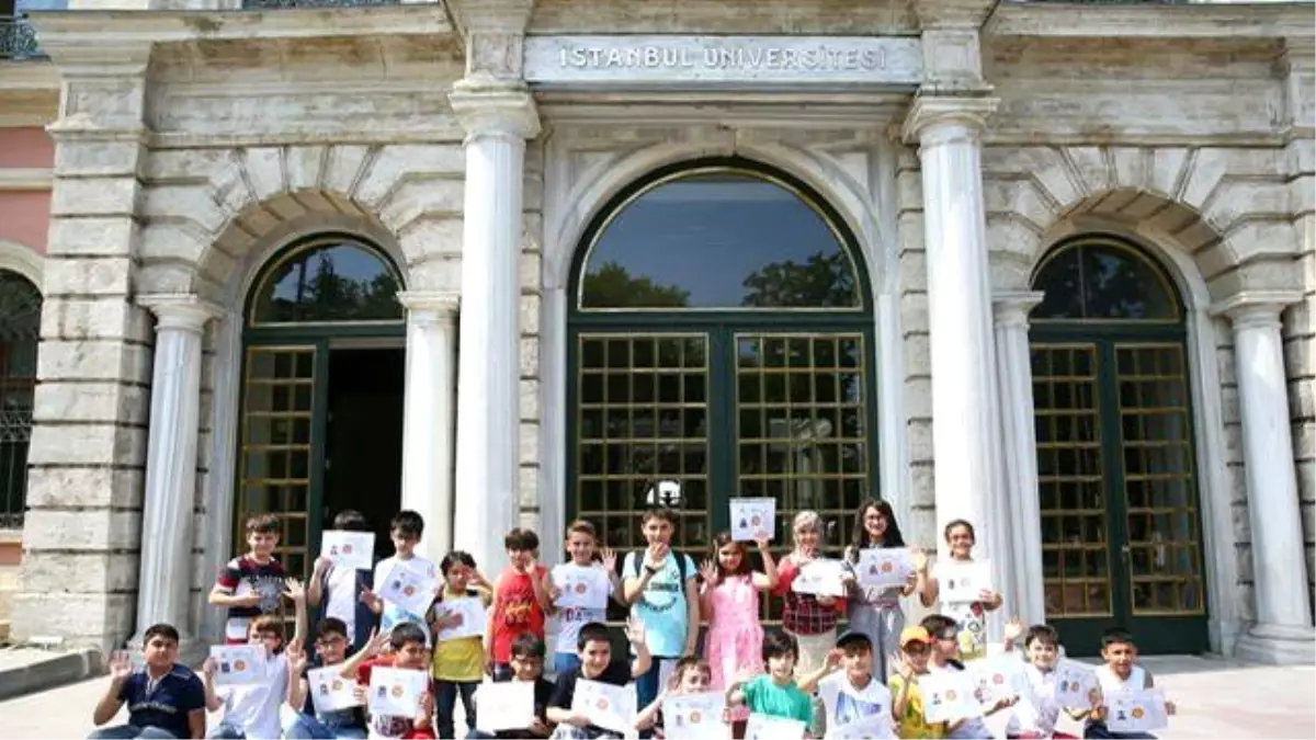 Sultangazi\'nin Dahi Çocukları Üniversite Eğitimlerini Başarı ile Tamamladı