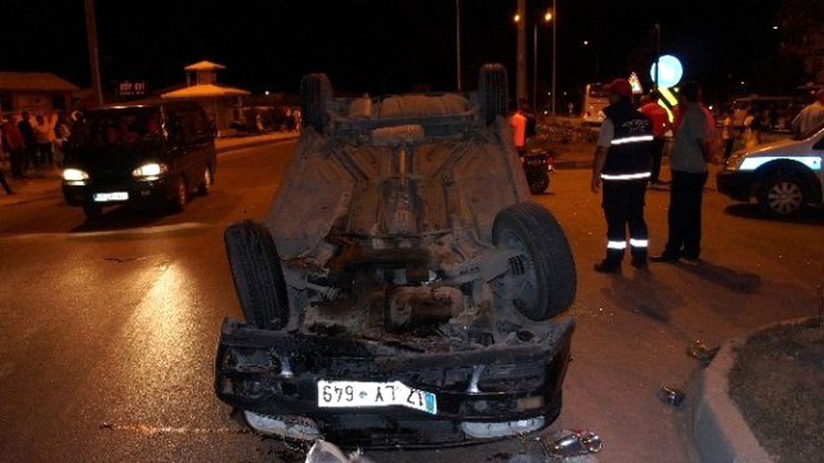 Takla Atan Araçtan Burnu Bile Kanamadan Çıktı