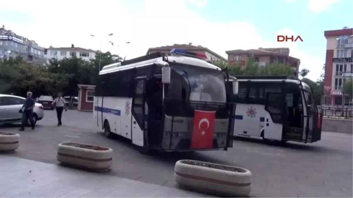 Atatürk Havalimanı\'ndaki Terör Saldırısıyla İlgili 13 Kişi Adliyeye Sevkedildi