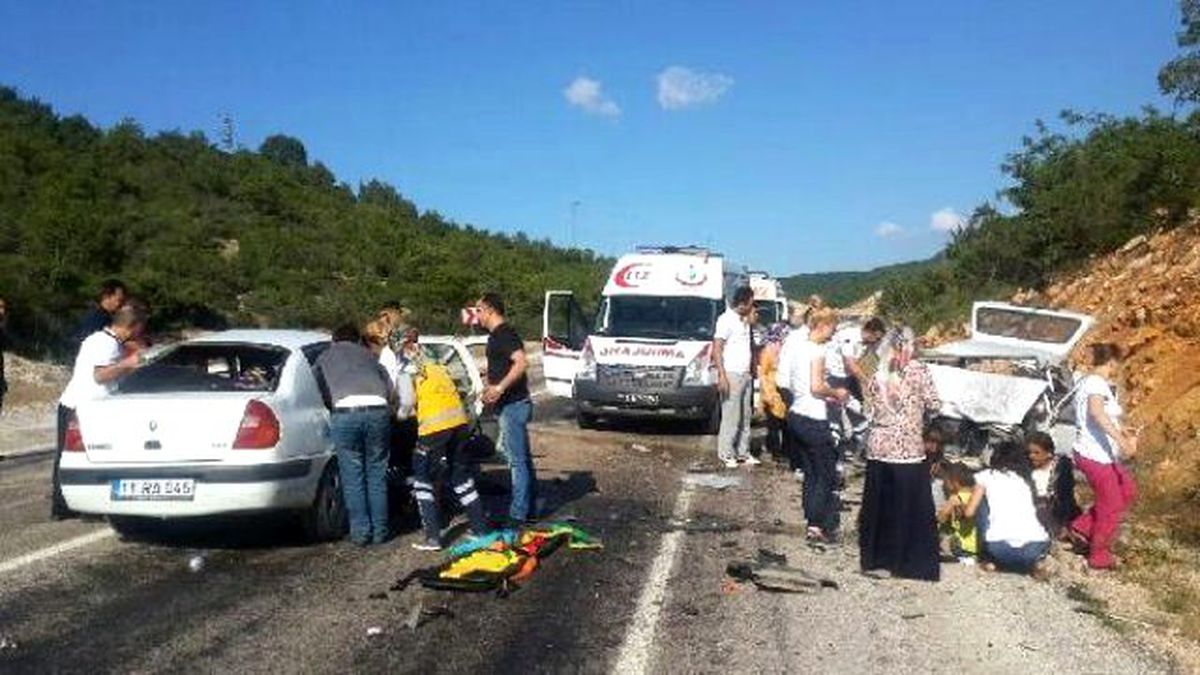 Bilecik\'te Kaza: 2 Ölü, 10 Yaralı