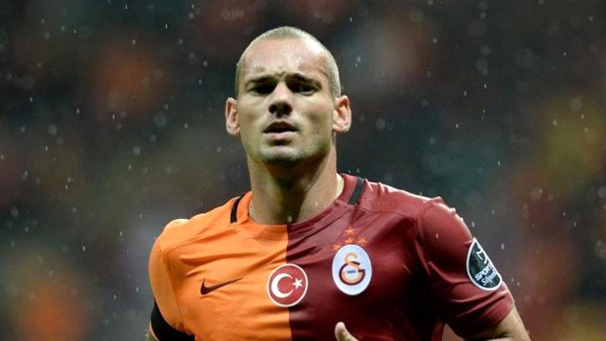 Galatasaray, Wesley Sneijder'e 750 Bin Euro Ceza Kesecek
