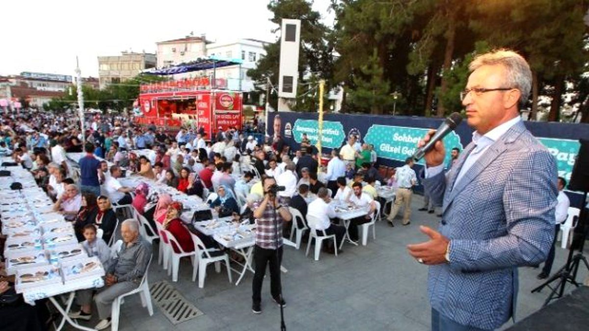 Gebze\'de Binlerce Kişi İftar Sofrasında Buluştu