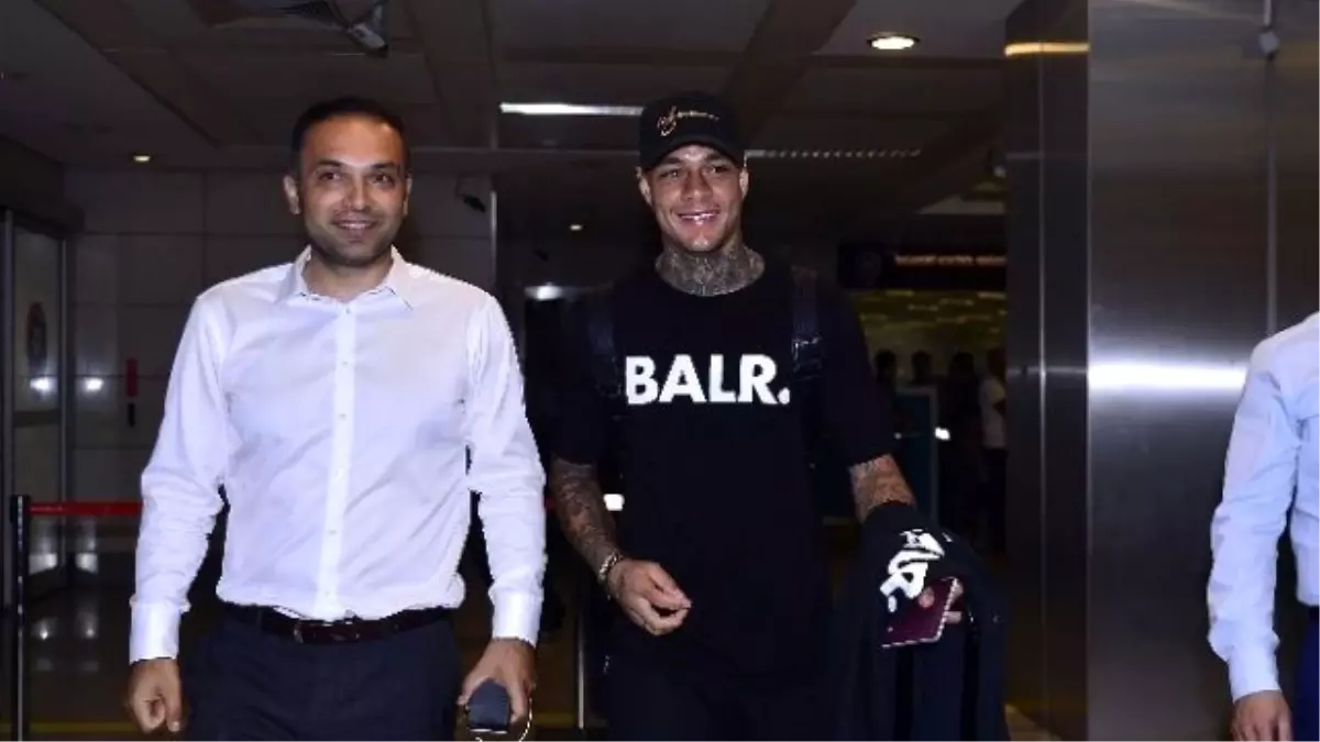 Gregory Van Der Wiel İstanbul\'da