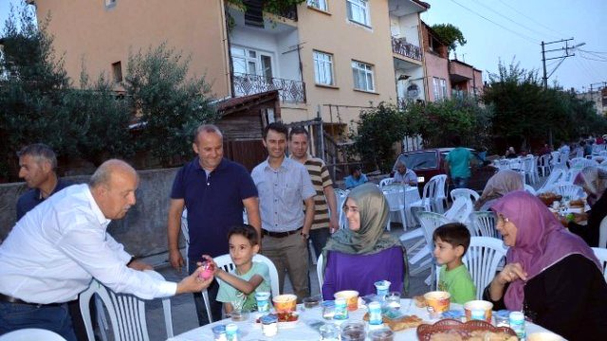 İznik\'in Sokak İftarları Sona Erdi