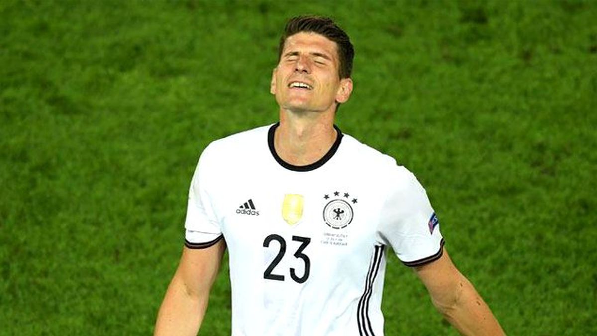 Mario Gomez, İtalya Maçında Yaşadığı Sakatlık Nedeniyle EURO 2016'yı Kapattı
