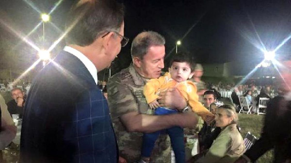 Orgeneral Akar\'dan Şehit Ailelerine: Sayenizde Sırtımız Yere Gelmez
