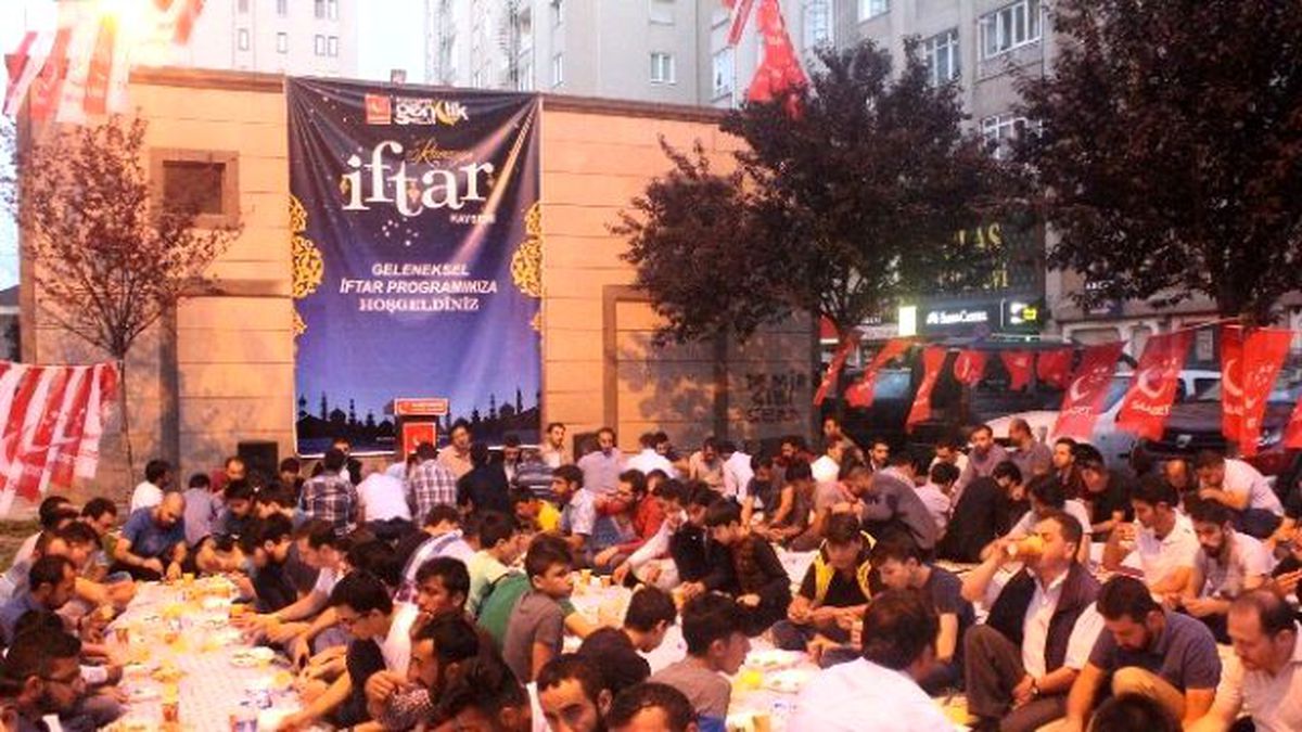 Saadet Partisi Kayseri Gençlik Kollarından Kardeşlik İftarı