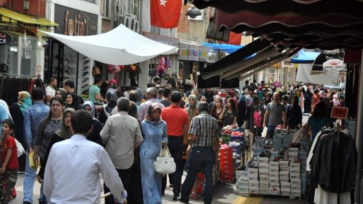 Terminal ve Çarşıda Bayram Yoğunluğu