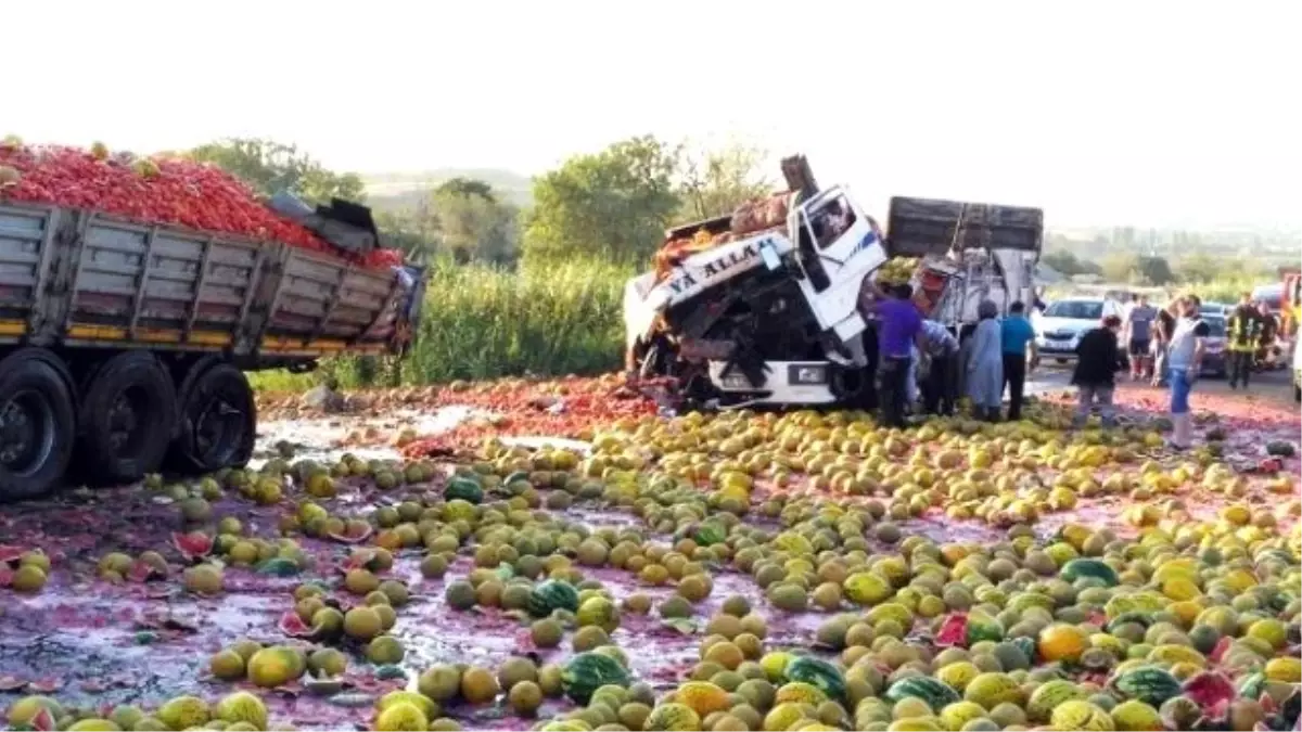 Tır\'lar Çarpıştı, Karpuzlar Yola Savruldu