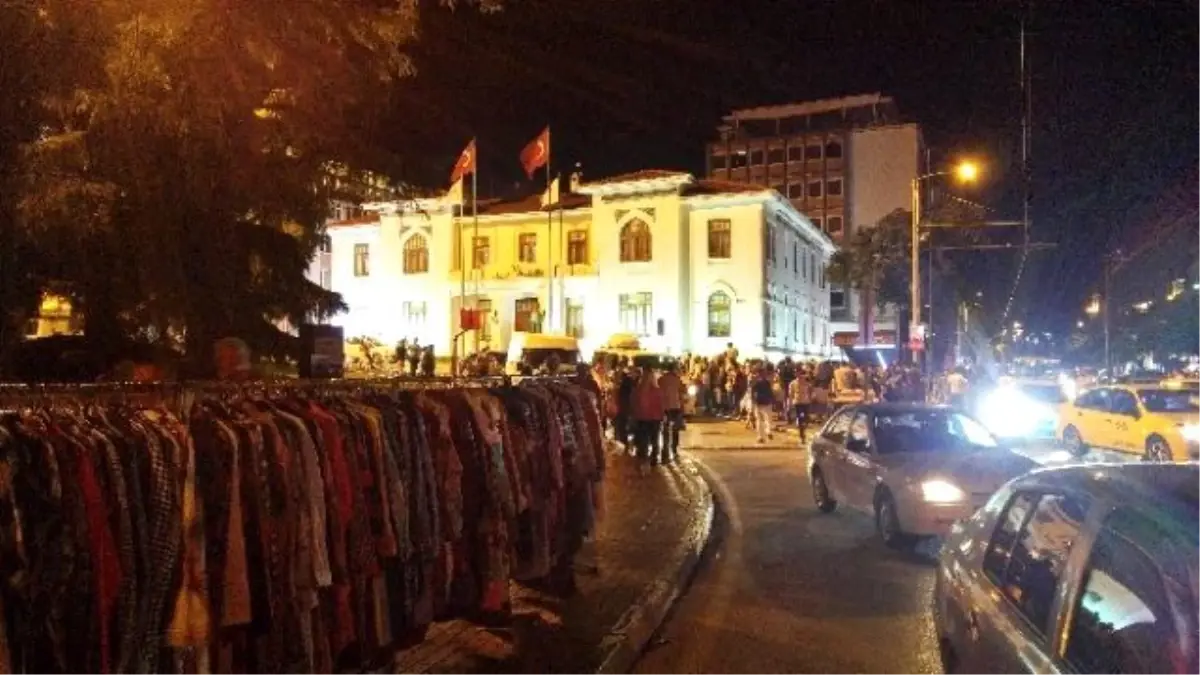 Atatürk Caddesi Avm\'ye Döndü