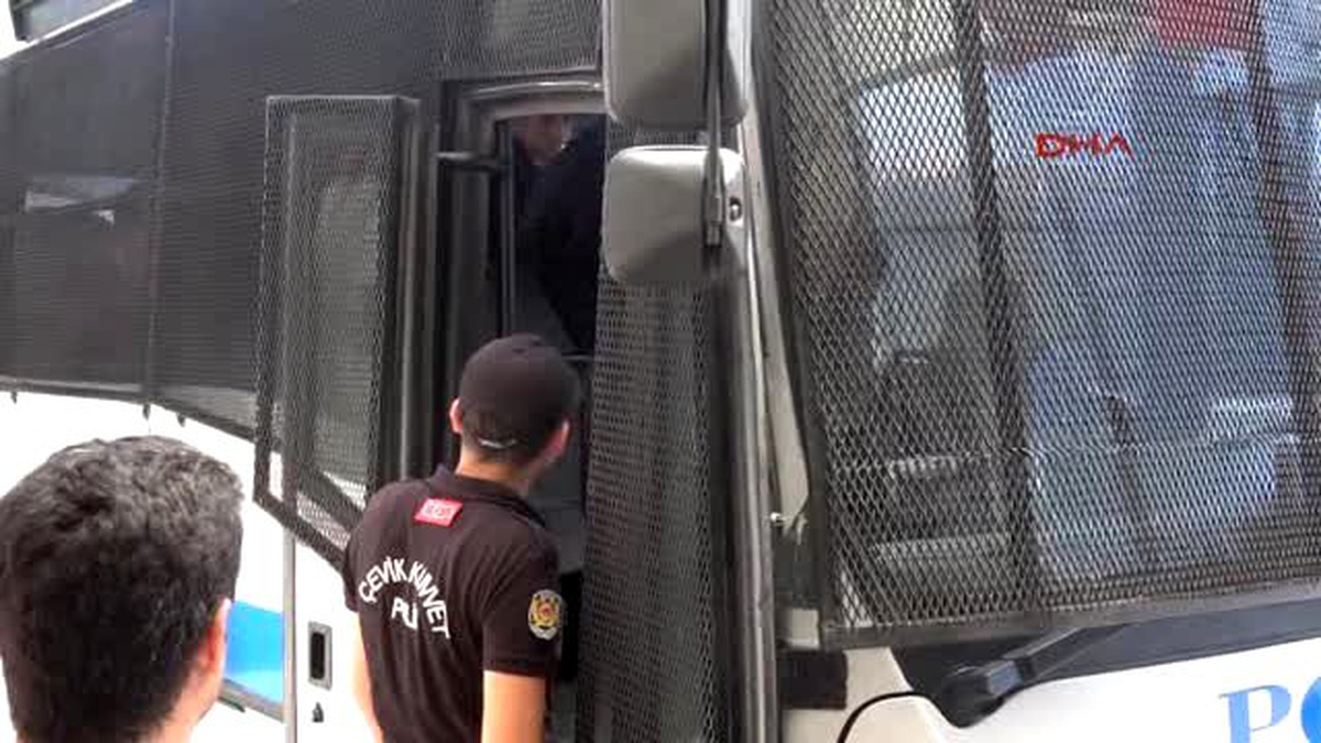 Atatürk Havalimanı\'ndaki Terör Saldırısıyla İlgili 16 Kişi Adliyeye Sevkedildi