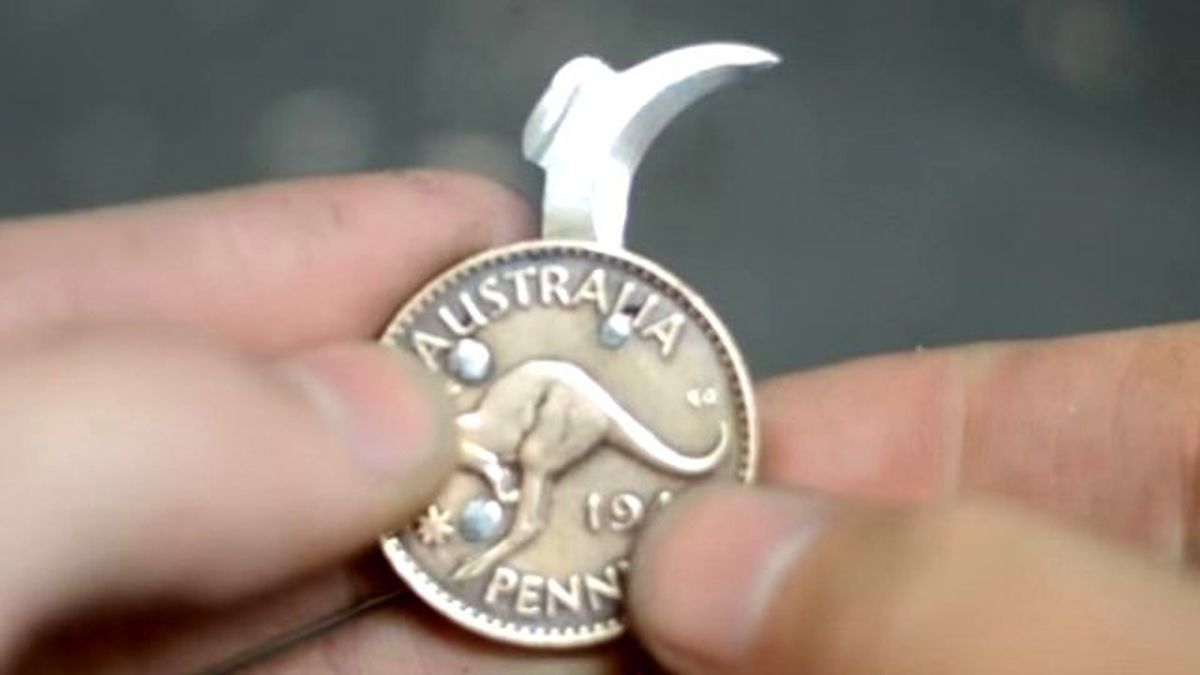 Bozuk Paradan Bıçak Yaptı