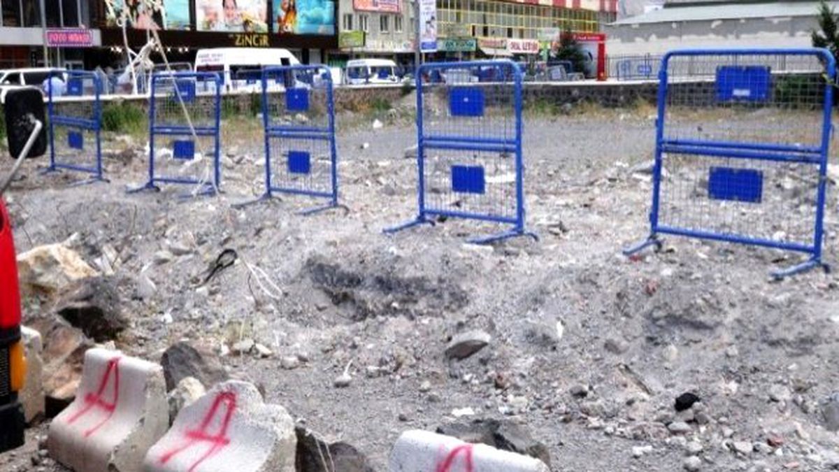 Doğubayazıt Emniyet Müdürlüğü'nün Güvenliği İçin Hendek Kazıldı