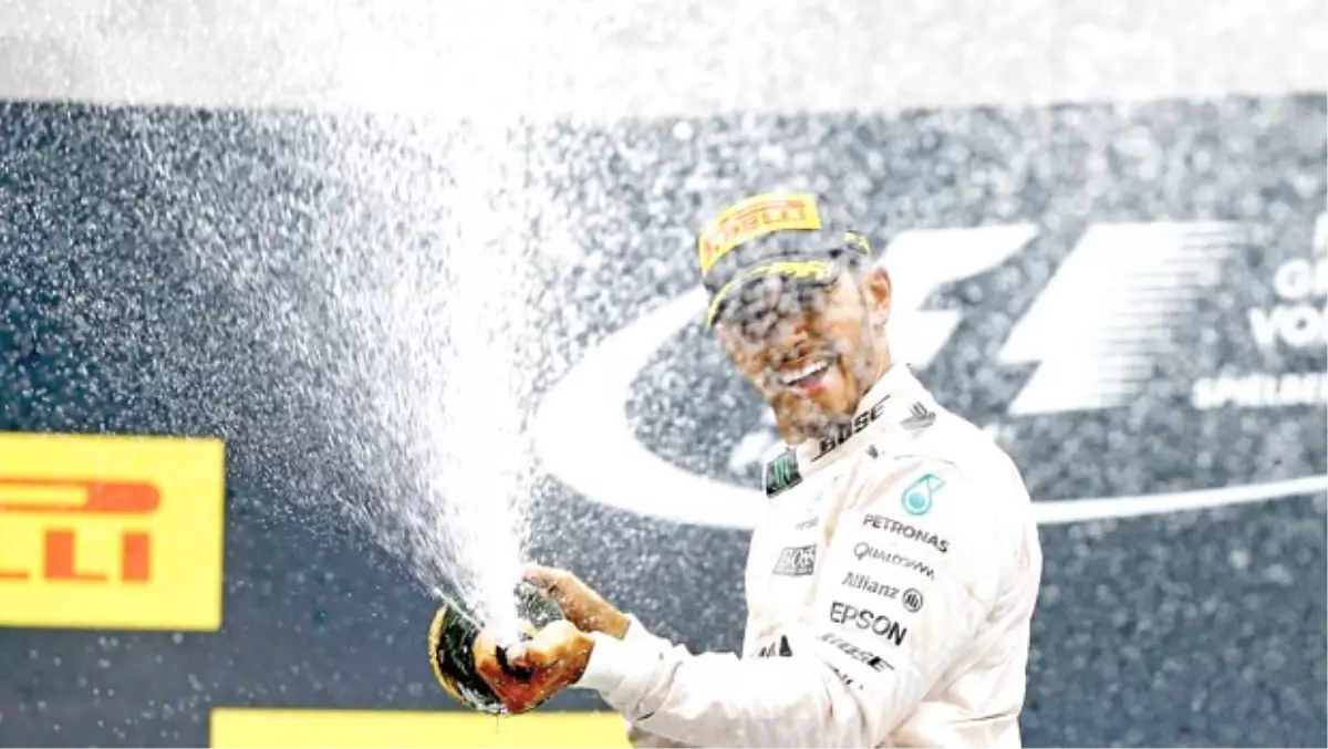 Formula 1 Avusturya Grand Prix\'de Kazanan Lewis Hamilton Oldu