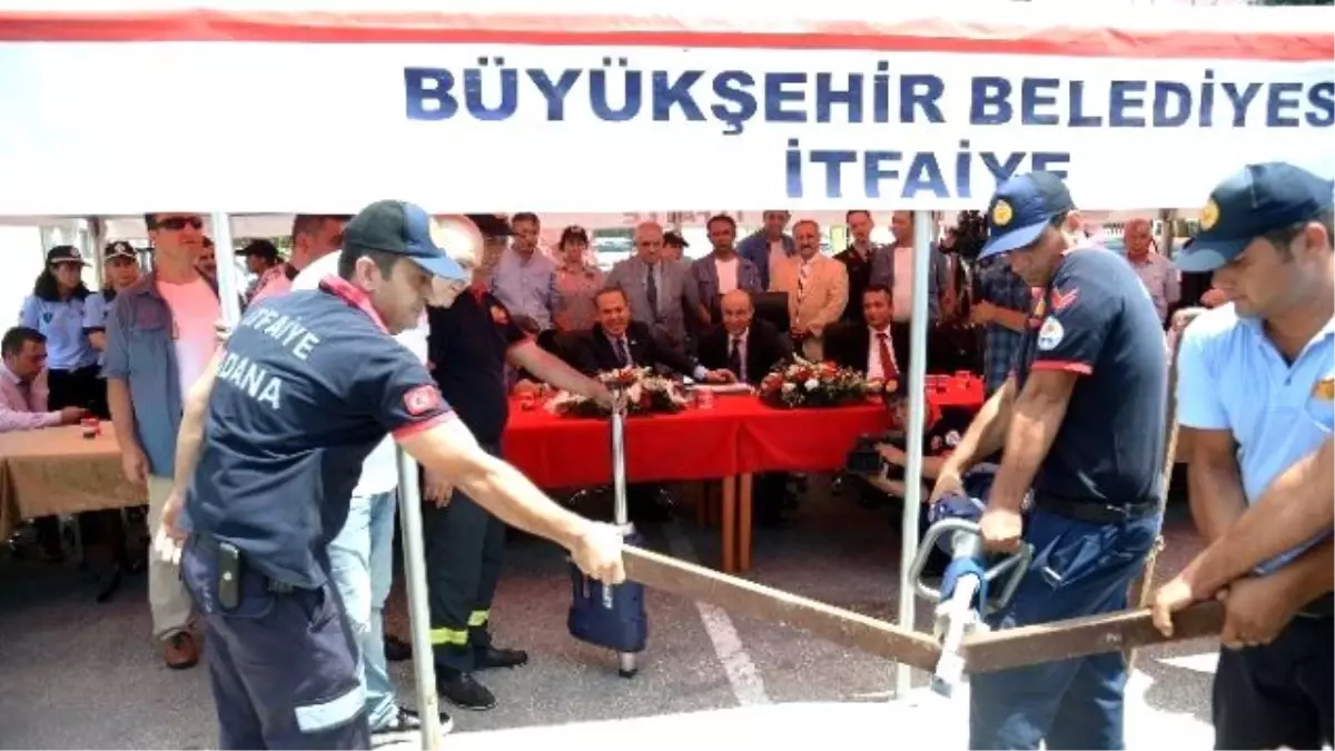 İtfaiyede Tatbikatlı Bayramlaşma