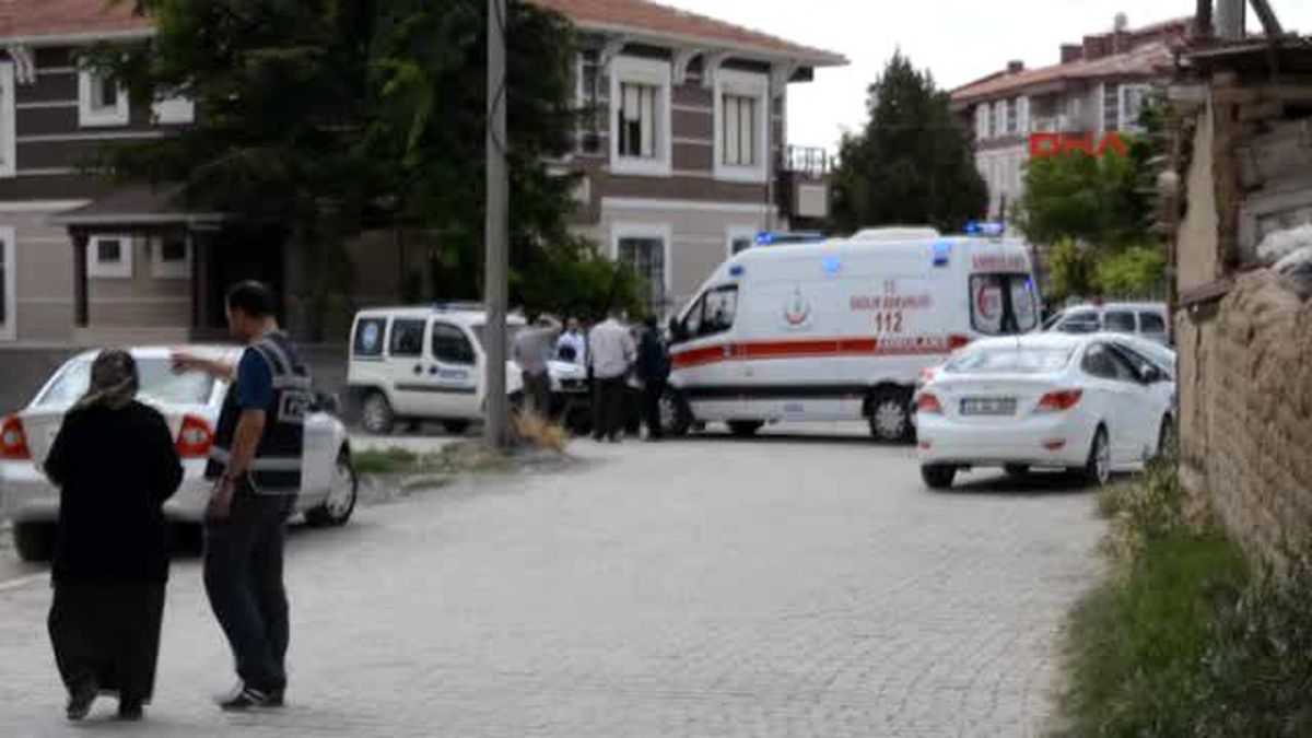 Eşinden Boşanan Genç Kadını, Sevgilisi Sokak Ortasında Öldürdü!