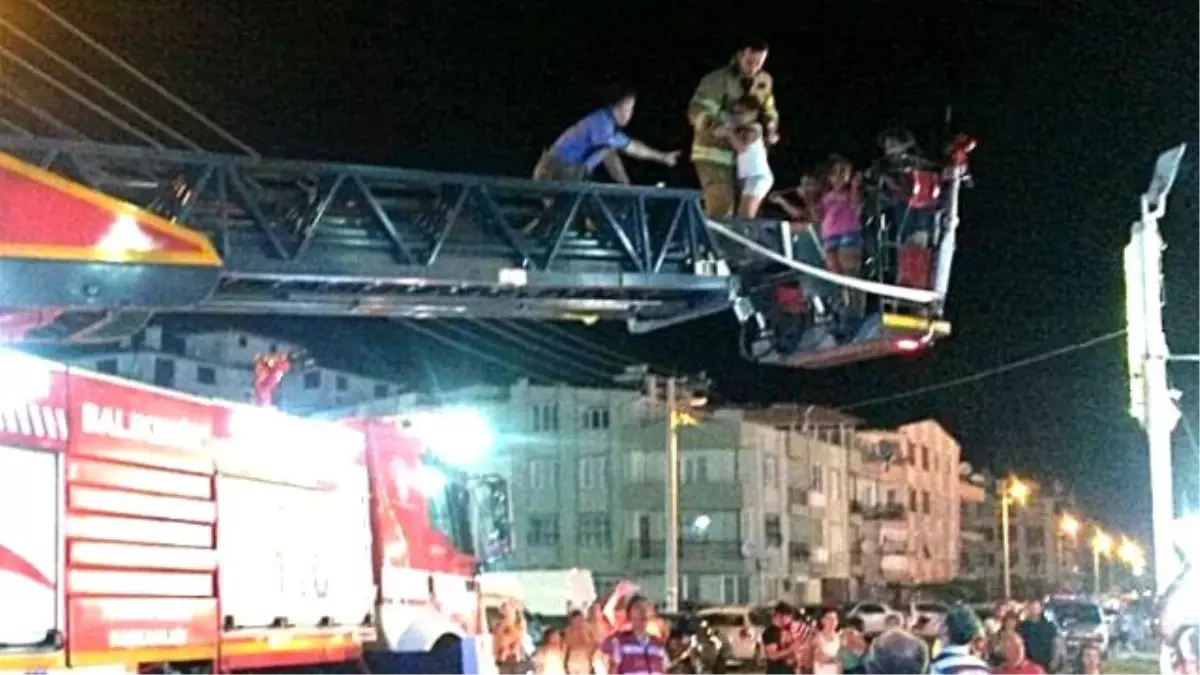 Lunaparkta Büyük Panik! Arızalanan Tren Havada Birden Durdu, Çocuklar Mahsur Kaldı