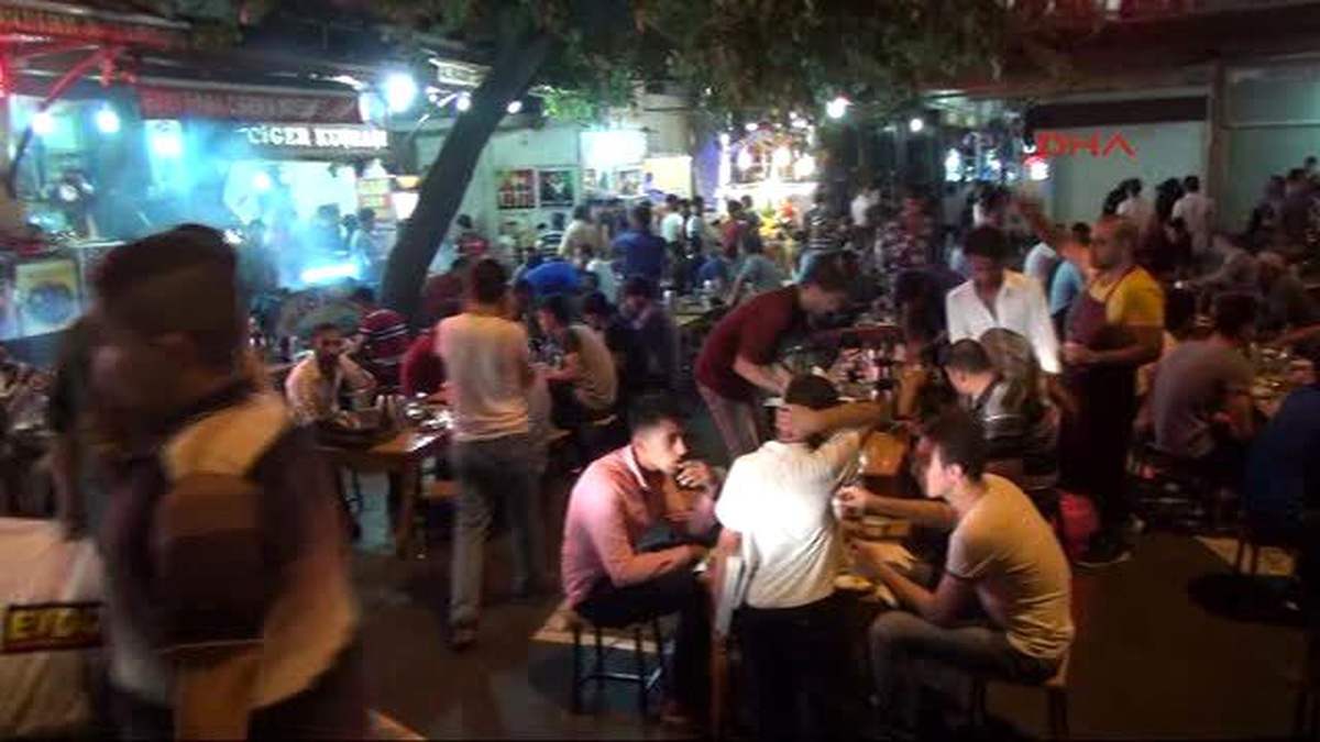 Şanlıurfalılar Bayram Alışverişini Gece Yaptı