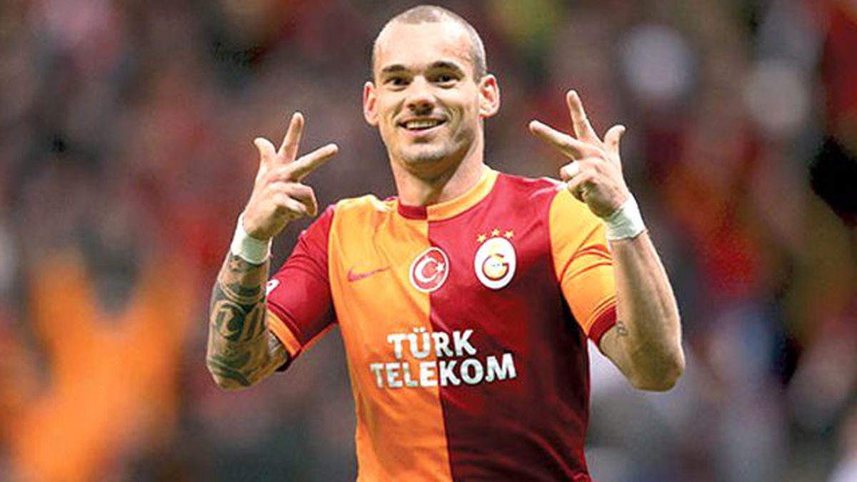Sneijder'in, Fenerbahçe ile Görüşeceği İddiaları Sosyal Medyayı Salladı