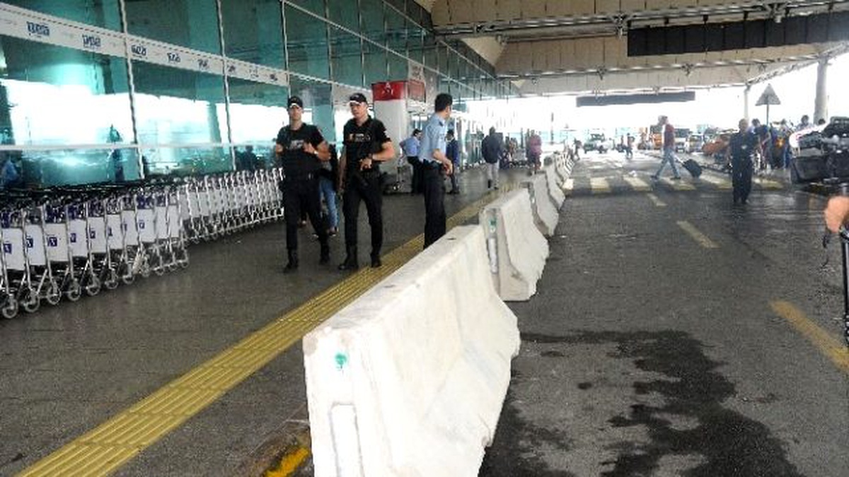 Atatürk Havalimanı ve Metro İstasyonlarında Yeni Güvenlik Önlemleri