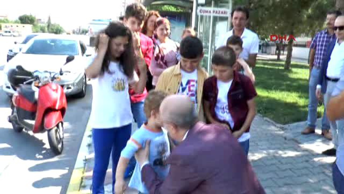 Balıkesir Bilboardlar Rengarenk Şekerle Donatıldı