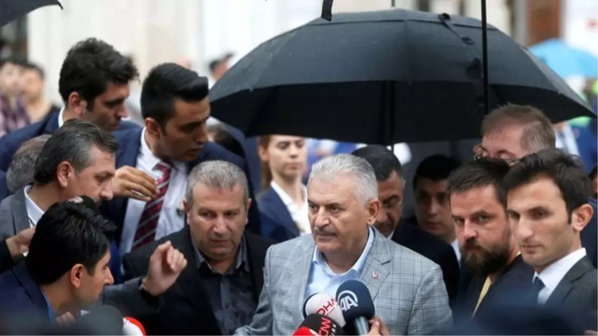 Başbakan Binali Yıldırım\'dan Bayram Namazı Çıkışı Terör Mesajı