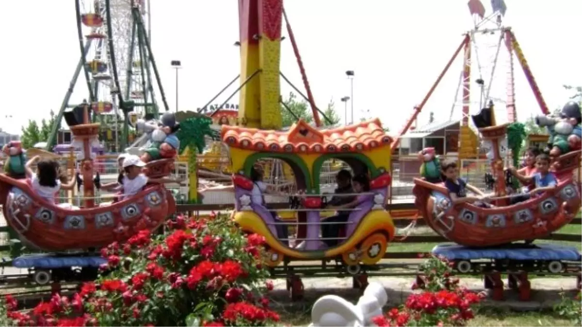 Bayram Geldi Lunaparklar Doldu Taştı