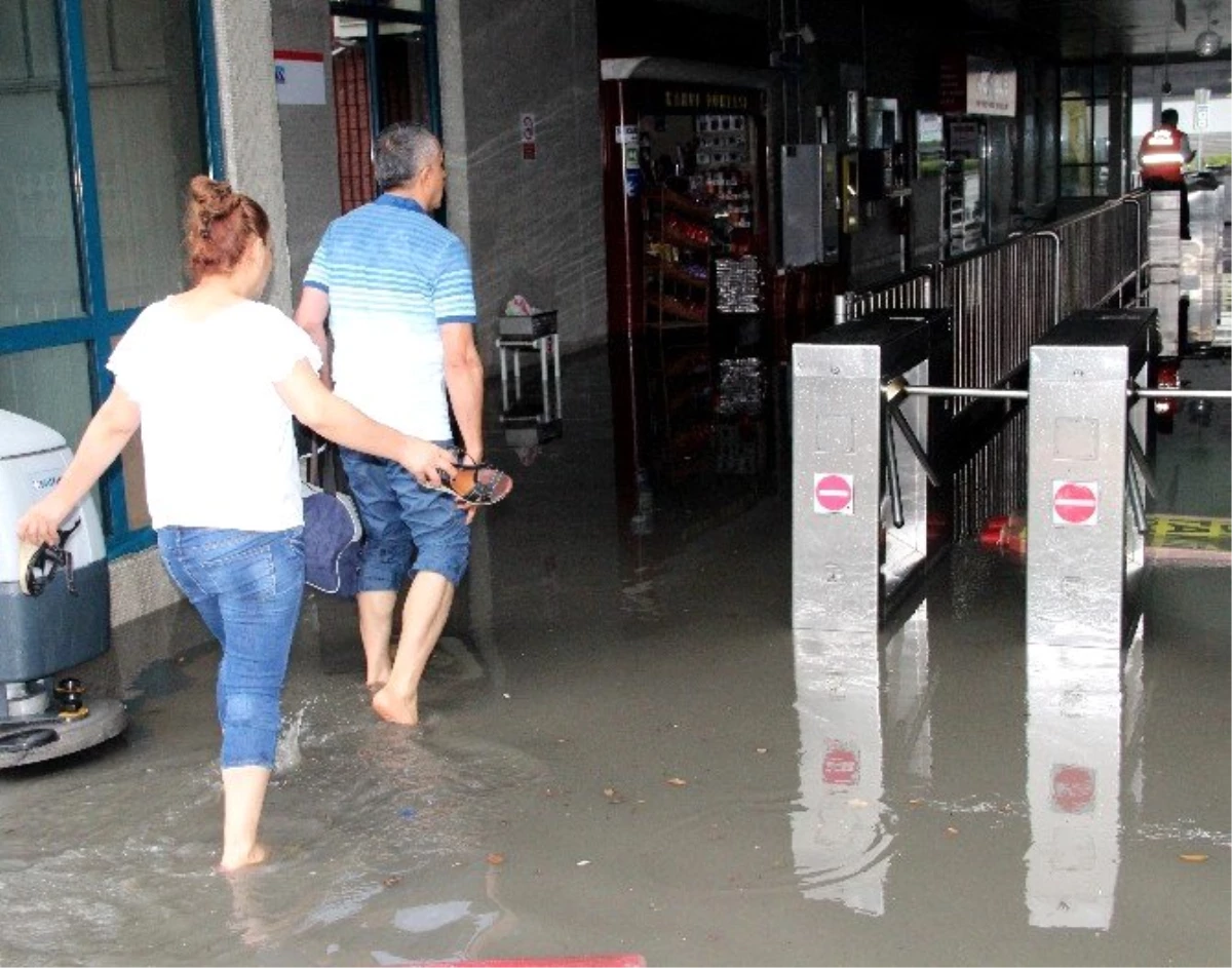 Bayrampaşa Metrosu Sular Altında Kaldı