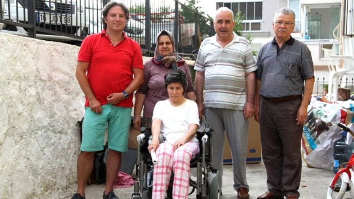 Bedensel Engelli Kız, 30 Yıl Sonra Sokağa Çıkacak