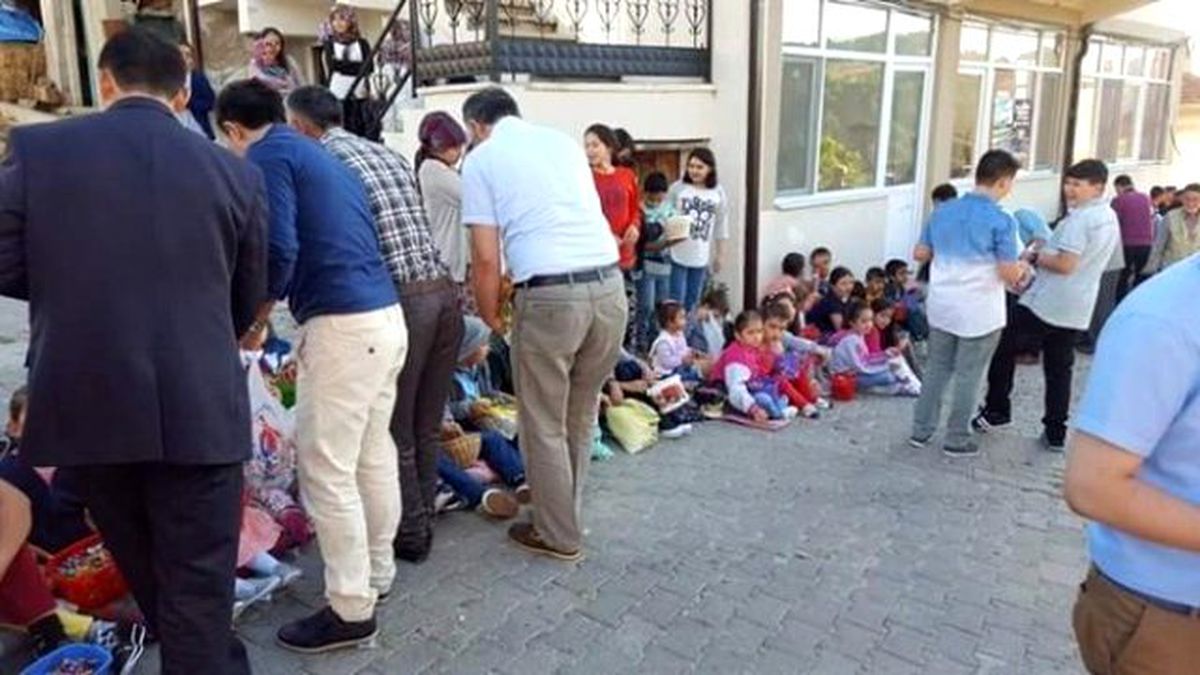 Bursa\'da Eski Bayramları Andıran Görüntüler