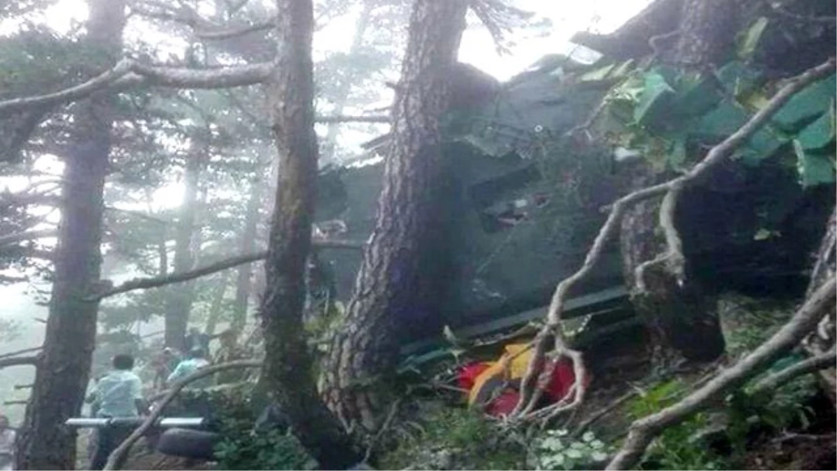 Askeri Helikopter Giresun\'da Olumsuz Hava Şartları Nedeniyle Düştü