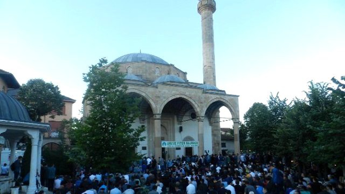 Kosova\'da Bayram Coşkusu Sokaklara Taştı