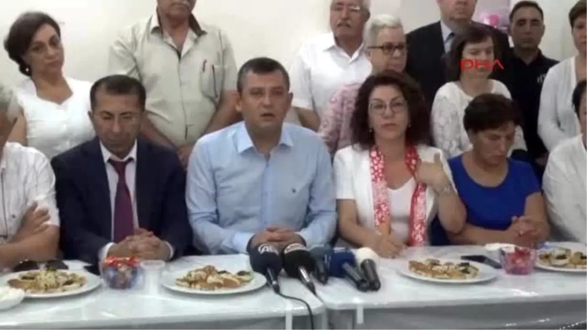 Manisa - CHP\'li Özel Hem Cumhurbaşkanına Hem de Başbakana Yüklendi