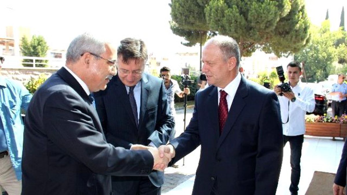 Manisa Protokolü Bayramlaştı