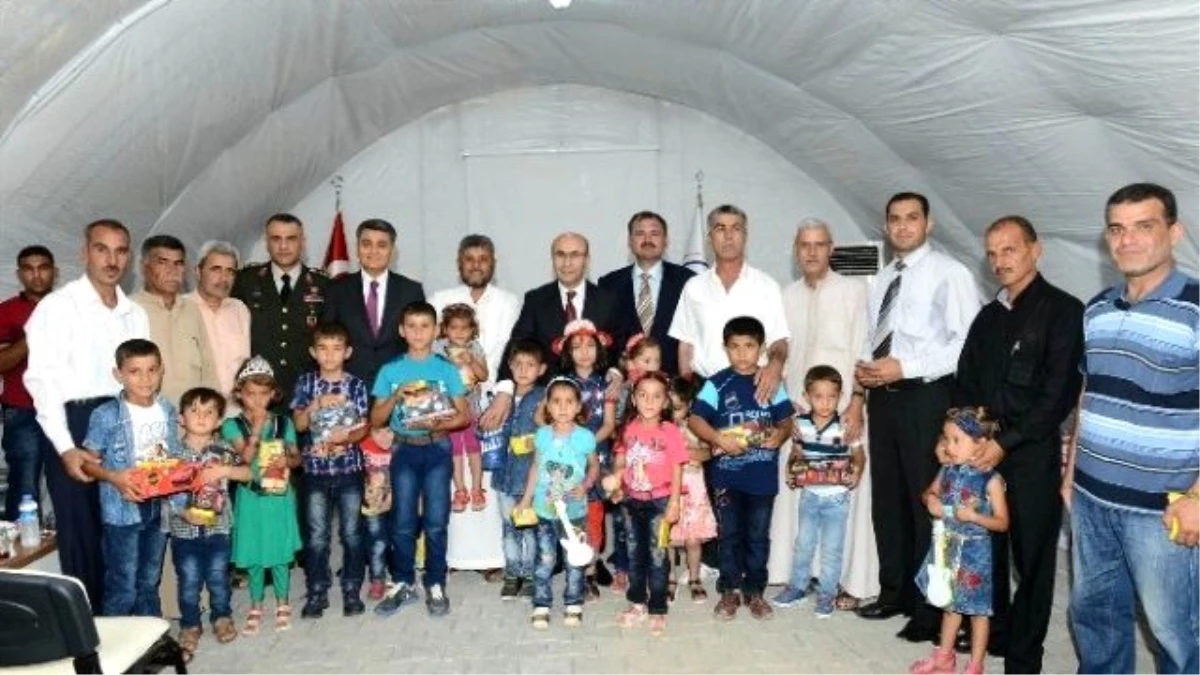 Vali Demirtaş\'tan Suriyelilere Bayram Ziyareti