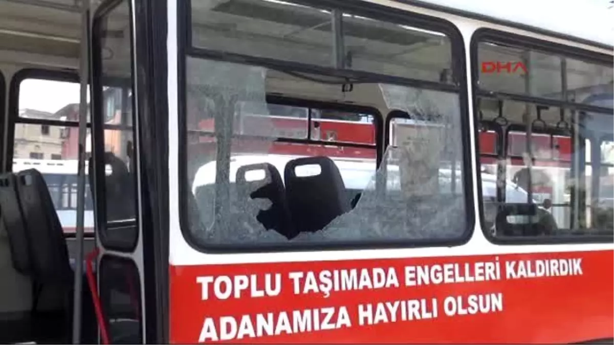 Adana - Belediye Otobüsüne Atılan Taş Kadın Yolcuyu Yaraladı