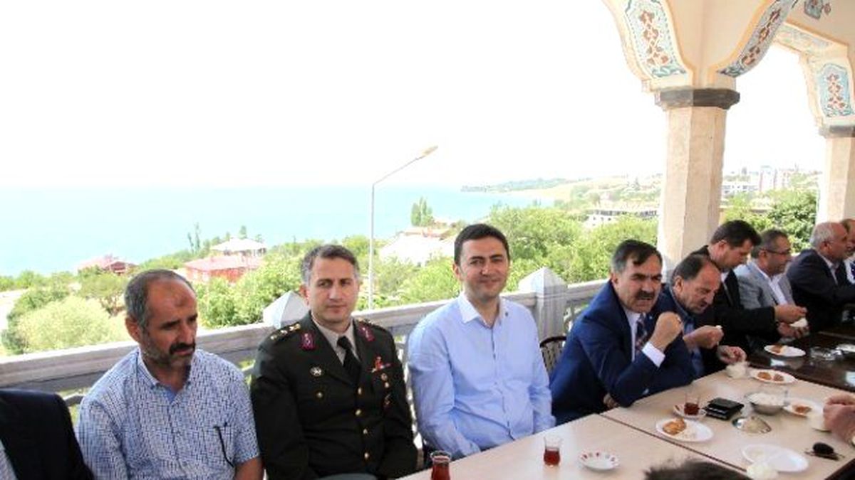 Ahlat\'ta Bayramlaşma Töreni