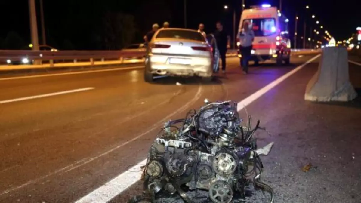 Bariyerlere Çarpan Otomobilin Motoru Ayrıldı: 2 Yaralı