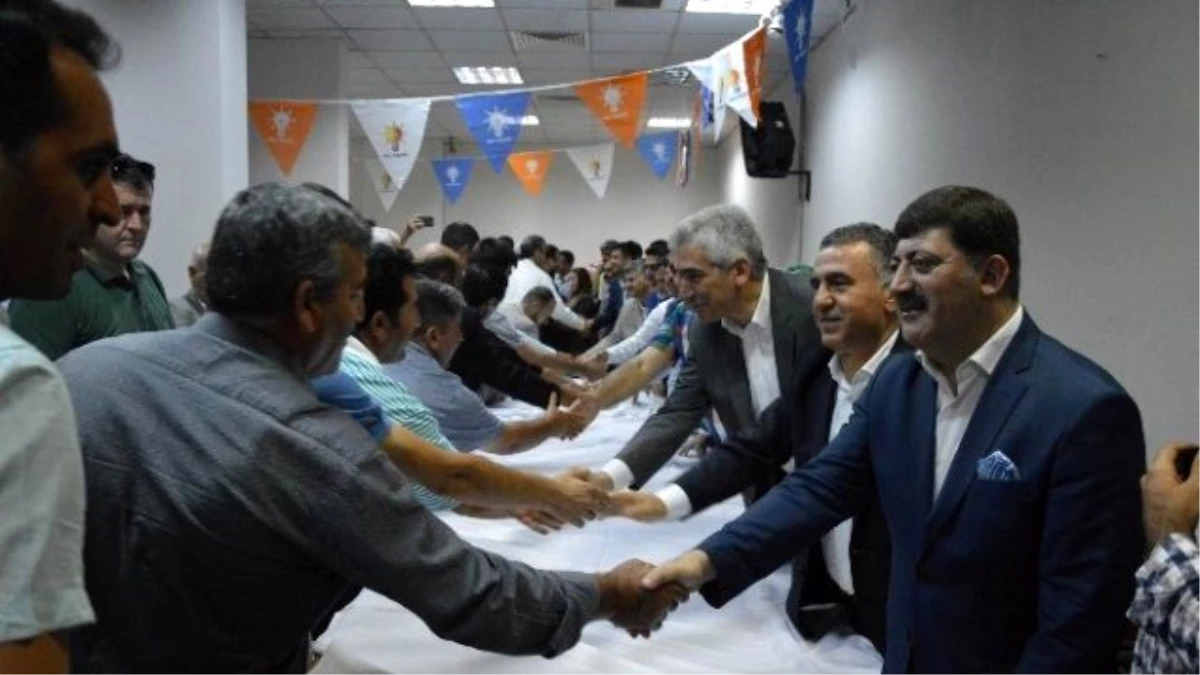 Diyarbakır\'da Ak Partililer Bayramlaştı