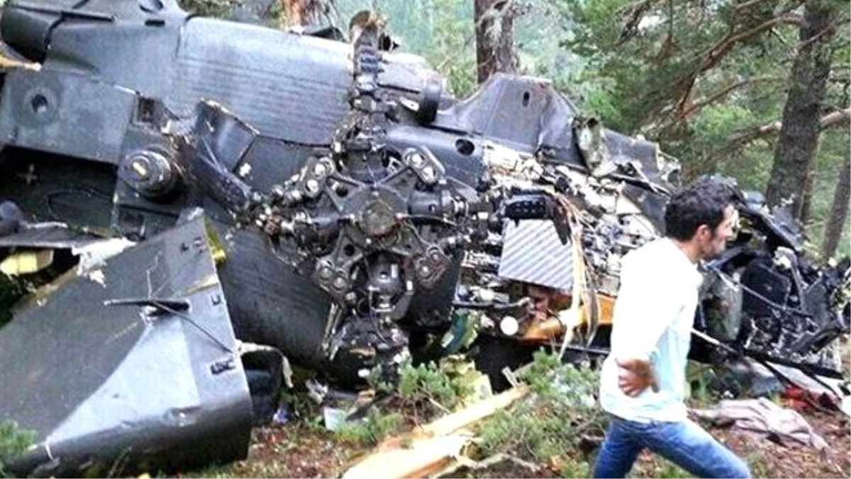 Giresun\'da Komutanlar ve Eşlerini Taşıyan Askeri Helikopter Düştü: 7 Şehit