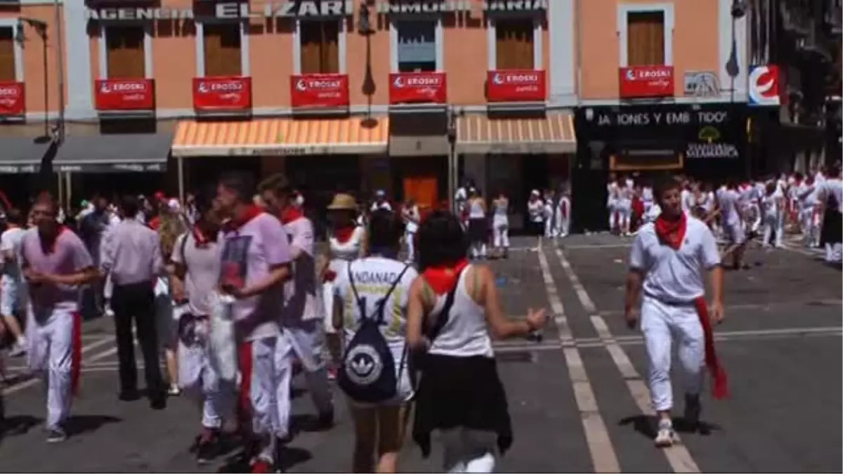 İspanya\'da San Fermin Festivali - Bravo İsimli Özel Irk Boğalar Halkın Ziyaretine Açıldı