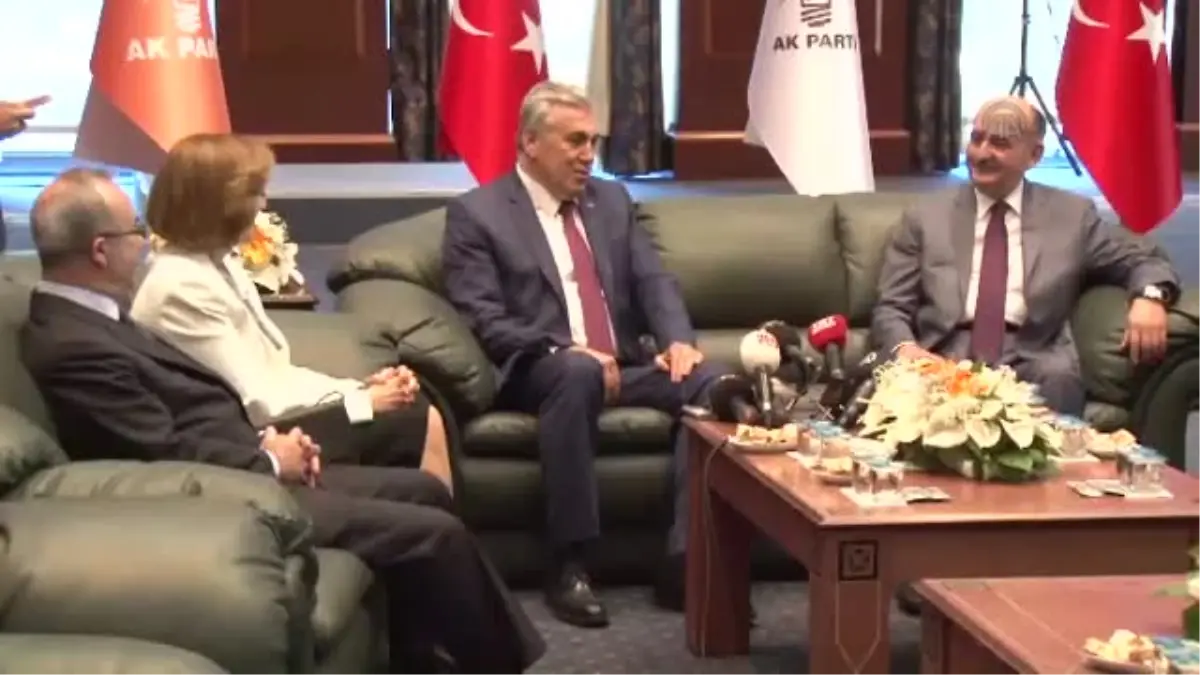 Siyasi Partilerde Bayramlaşma - MHP Heyeti AK Parti\'yi Ziyaret Etti