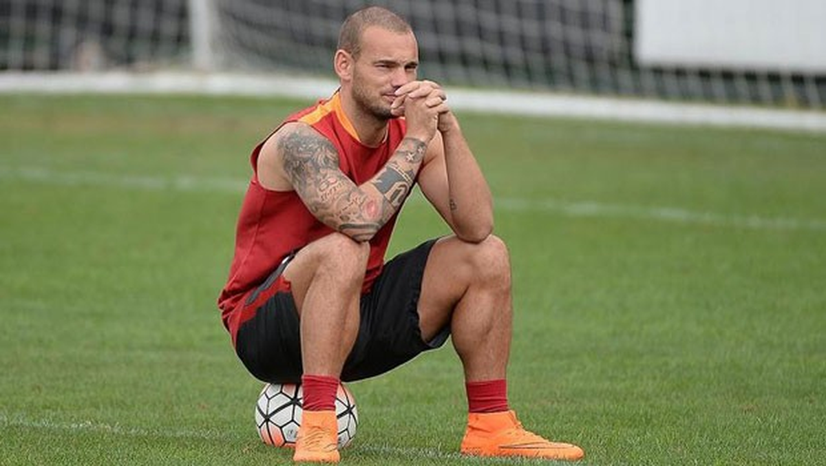 Sneijder Kulüp Arıyor