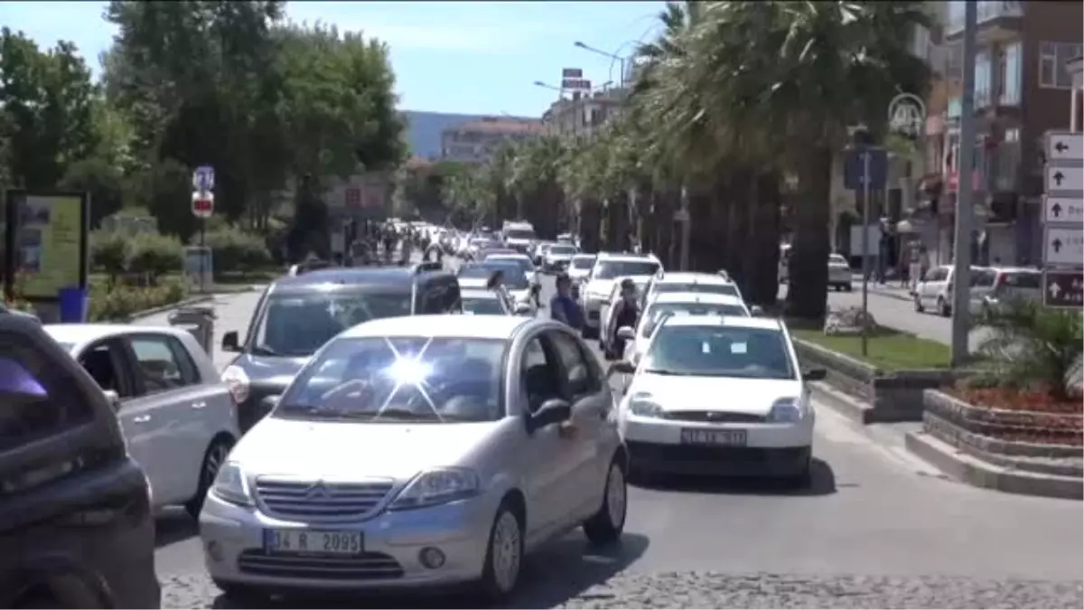 Tatil Yolculuğu Trafikte Yoğunluğa Yol Açıyor